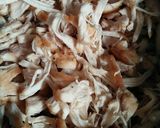 Foto langkah ke 1 dari resep Ayam Suwir Kecap (pedas).
