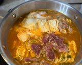 Hình bước làm 1 của món Mì Bò Trứng Kim Chi