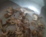 A picture of step 2 of Chicken manchow soup.