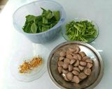 Foto langkah ke 1 dari resep Kuah Sawi Bakso.
