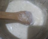 صورة لخطوة 3 من وصفة بيتزا🍕 بالصلصة البيضاء