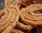 होम मेड चकली(homemade chakli recipe in hindi) रेसिपी चरण 8 फोटो