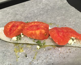 Foto del paso 2 de la receta: Bacalao en papillote con queso feta, hierbabuena y tomate