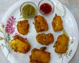 A picture of step 5 of Paneer Pakode.