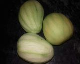 A picture of step 1 of Kachi keri sharbat.