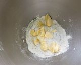 Une image de l'étape 4 de Pâte brisée aux raisins secs.