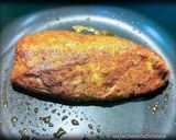 Foto del passaggio 3 della ricetta Filetto di maiale speziato al forno con peperoni