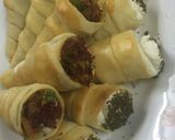 صورة لخطوة 8 من وصفة فطائر الهوت دوغ و اللبنة على شكل اقماع لذيذة وسهلة