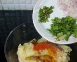 A picture of step 4 of Jaali samosa.