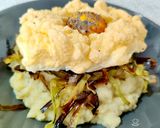 Foto del paso 6 de la receta: Parmentier trufado de patata y parmesano con crujiente de puerro y huevo nube