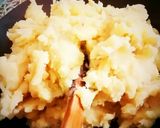 A picture of step 14 of Puran poli modak.