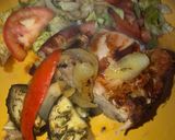 Foto del paso 2 de la receta: Lomo de cerdo con ensalada y vegetales al horno!!👌