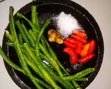 Foto langkah ke 1 dari resep Sambel terancam kacang panjang ikan viral.