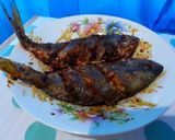 Foto langkah ke 5 dari resep Ikan Ekor Kuning Bakar (Teflon).