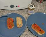 Foto del paso 2 de la receta: Trío de tostadas: bonito, anchoas y jamón