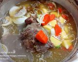 Foto langkah ke 5 dari resep Soup Tulang Sapi.