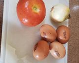 Foto del paso 1 de la receta: Perico de tomate y cebolla