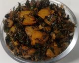 A picture of step 5 of Aloo palak.