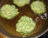 Foto del paso 5 de la receta: Torrejas de acelga, más ricas que las de mi suegra.