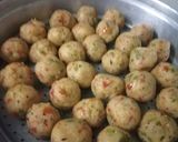 A picture of step 3 of Suji veg balls.