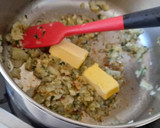 Foto del paso 1 de la receta: Croquetas cremosas de setas y lomo curado