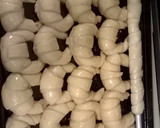 Foto del paso 13 de la receta: Medialunas rellenas de dulce de leche