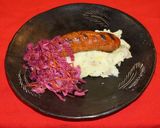 Foto del paso 6 de la receta: Longaniza sureña casera con puré de papas al ajillo y chucrut morado