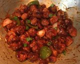 A picture of step 9 of Dry Soya Chilli.
