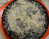 Foto langkah ke 6 dari resep Martabak Hitam Keju.