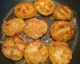 Foto del paso 7 de la receta Mini hamburguesas de pechuga de pollo, patata y pimientos