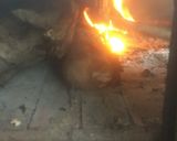 Foto del paso 5 de la receta: Sábalo despinado ahumado en horno de barro con papines rústicos
