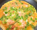 Gambar langkah 4 resipi 👩‍🍳Omelette Inti Udang.