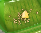 Foto del paso 1 de la receta: Espinacas con dátiles y piñones en Lékué al microondas