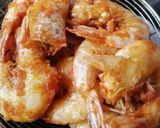 Gambar langkah 2 resipi Buttermilk Prawn.