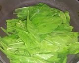 A picture of step 1 of Green Pav Bhaji.