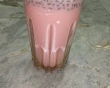 A picture of step 4 of 3 colour Jame shiri drink.