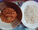 A picture of step 2 of White Rice with Corned Beef and Egg Sauce.