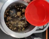 A picture of step 2 of Dal Makhani.