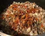 Foto del paso 3 de la receta: Relleno de empanadas jugosas de carne