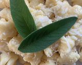 Foto del passaggio 11 della ricetta Gnocchi della nonna burro e salvia