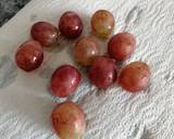 Foto del paso 2 de la receta Longaniza fresca de pavo con uvas