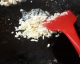 Foto langkah ke 3 dari resep Nasi goreng ayam.