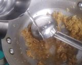 A picture of step 2 of Bread halwa.