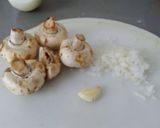 Foto del paso 1 de la receta: Pollo con champiñones
