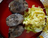 Hình bước làm 1 của món Cá ngừ kho măng,dưa muối