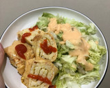 Foto langkah ke 3 dari resep TELUR GULUNG NASI DENGAN SALAD (rice egg roll with salad) by irre_desirre.