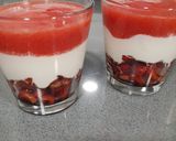 Foto del paso 3 de la receta: Copa de yogur y fresas con edulcorante