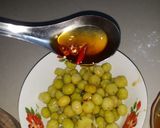 Hình bước làm 4 của món Chùm ruột trộn mắm đường
