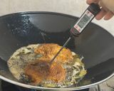Foto langkah ke 6 dari resep Ayam Goreng Rempah, Juicy Tanpa Ungkep.