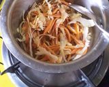 চিকেন থুকপা(Chicken Thukpa recipe in Bengali) রেসিপির ধাপ 4 ছবি